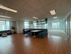 Bugis Junction (D7), Office #572117941